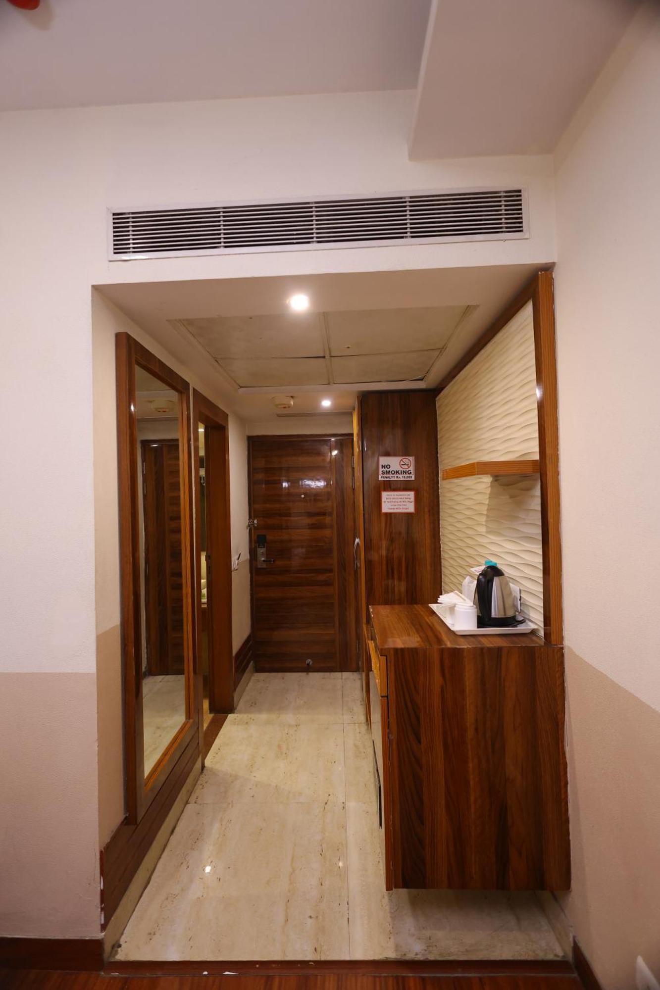 Airport Hotel Ramhan Palace Mahipalpur Нью-Делі Екстер'єр фото